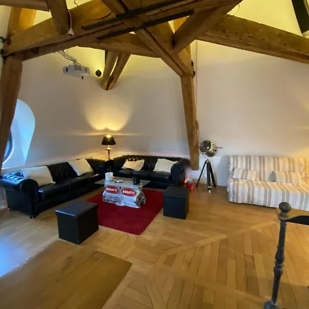 Loft Dans Le Clocher Face Au Chateau Bonnelles Buitenkant foto
