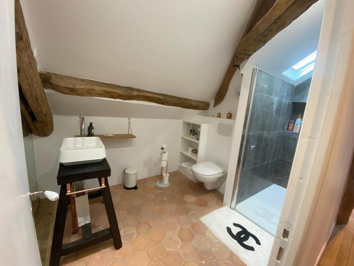 Loft Dans Le Clocher Face Au Chateau Bonnelles